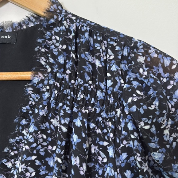 GibsonLook Everybody Dress V-Neck Ruffle Detail Blue Black Ditsy Floral Size M - Picture 6 of 14